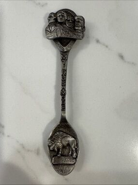 Gish Souvenir Spoon Mount Rushmore
